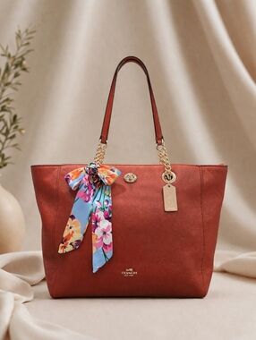  Coach Turnlock Chain Tote 27 - COA